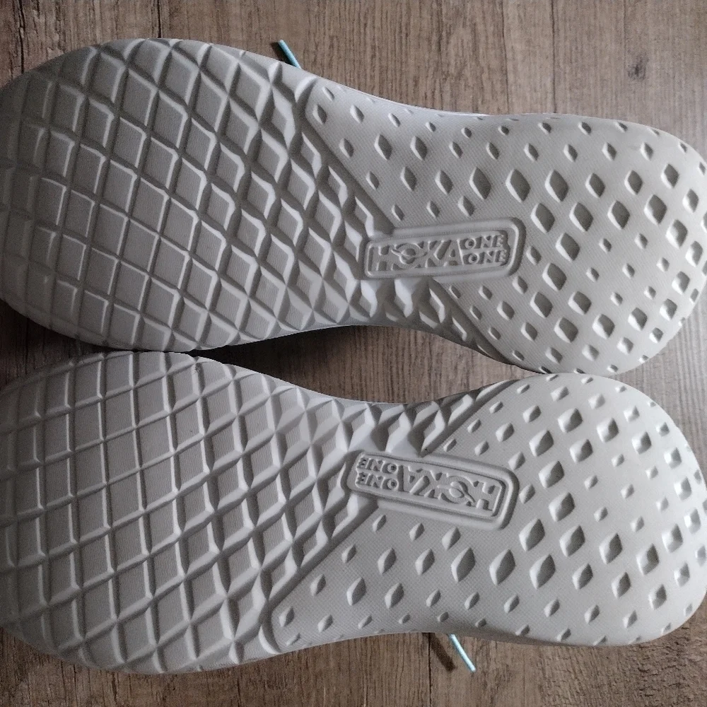 Hoka One One hoka one